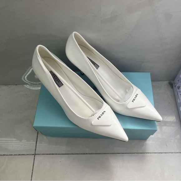 Prada Logo White Pointed Toe Slip-On Pumps Women's 75 mm - Picture 1 of 9